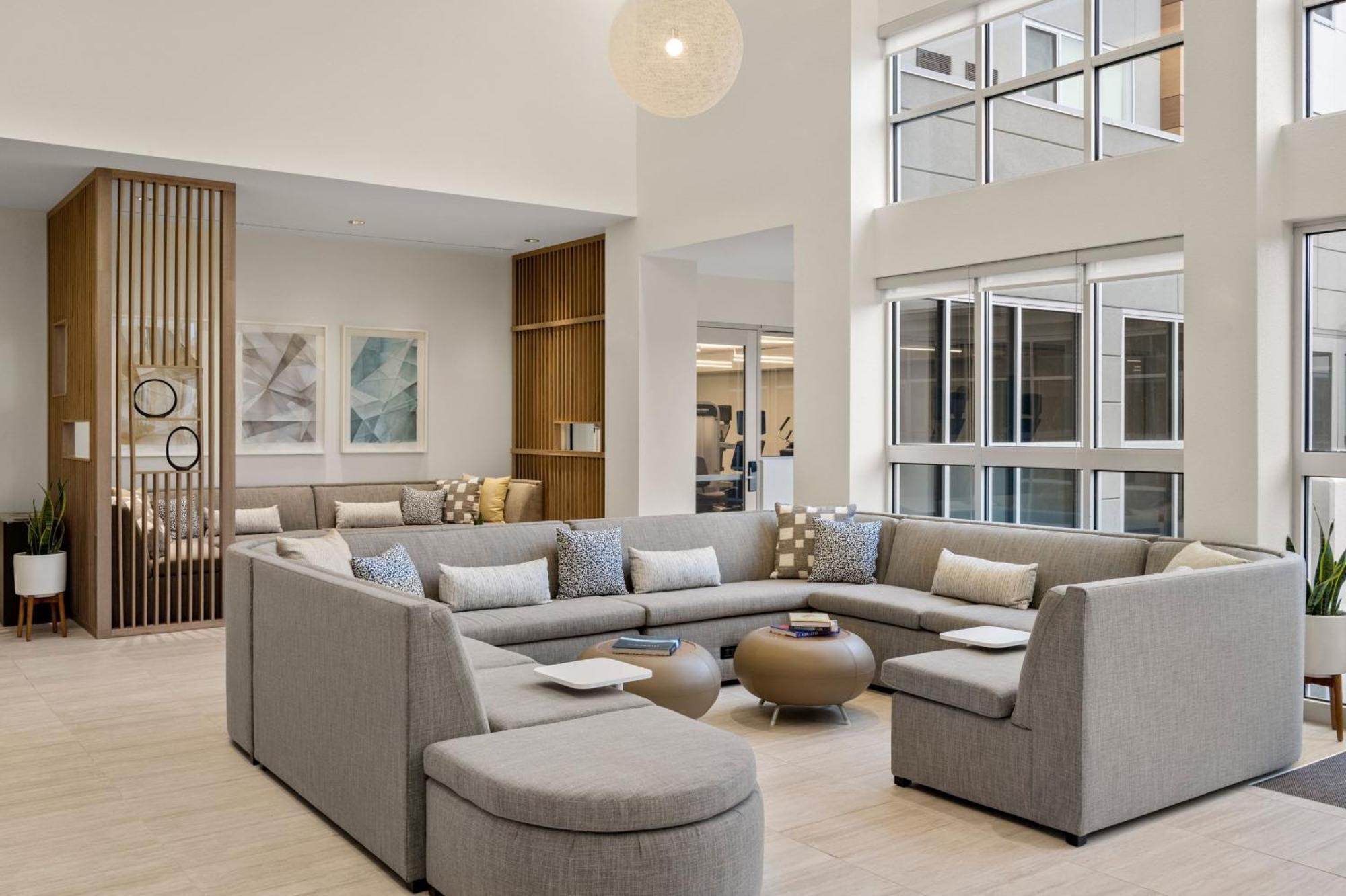 Element Springfield South Hotell Exteriör bild